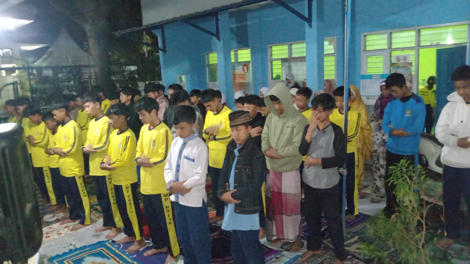 Shalat Dhuha dan Mabit: Membentuk Pribadi Disiplin dan Beriman di SMP PGRI 9 Bandung