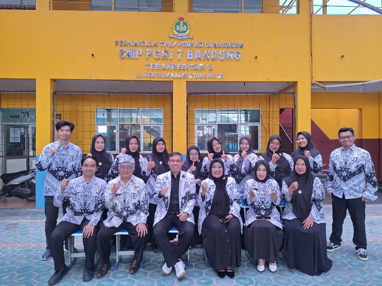 Pembinaan Guru & Staff Tata Usaha SMP PGRI 9 Bandung oleh Perwakilan YPLP PGRI Kota Bandung