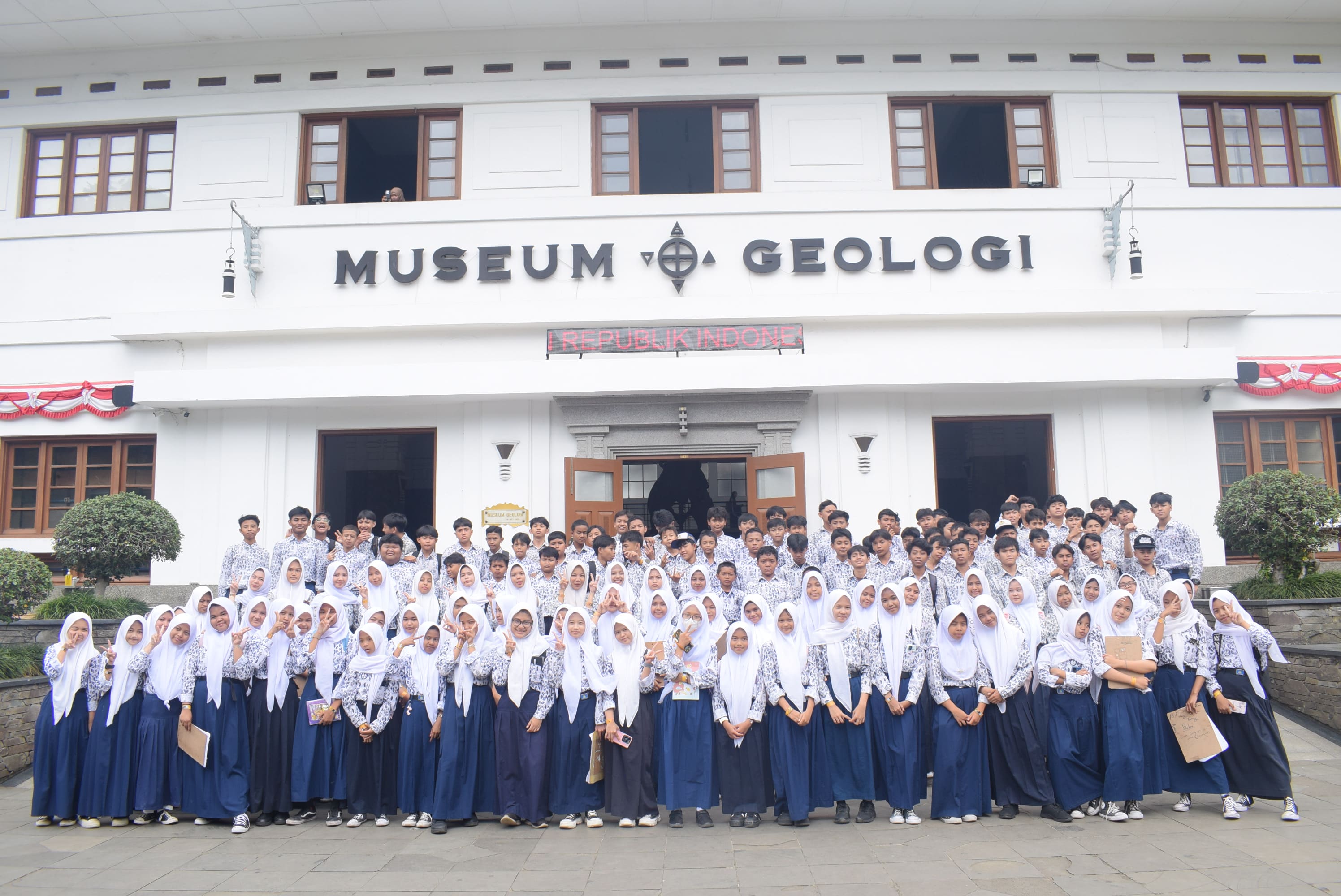 Outing Class Edukatif ke Museum Geologi dan Museum Sri Baduga Bandung